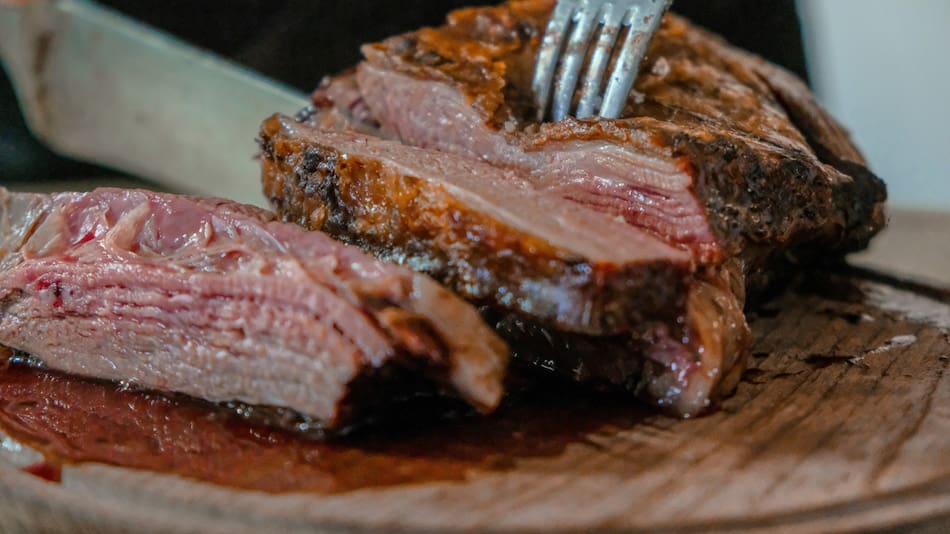 Carne a la parrilla. Foto: Unsplash