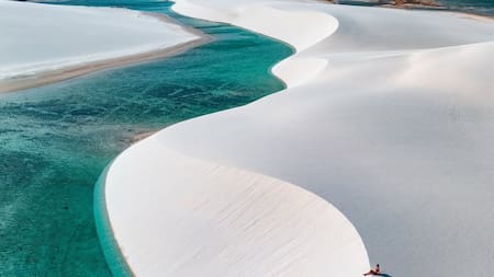 Así son las “Maldivas brasileñas”: cómo llegar al desierto más impactante de América Latina con hipnóticas aguas turquesas