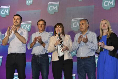 Triunfo de Cornejo en Mendoza. Foto: Télam.