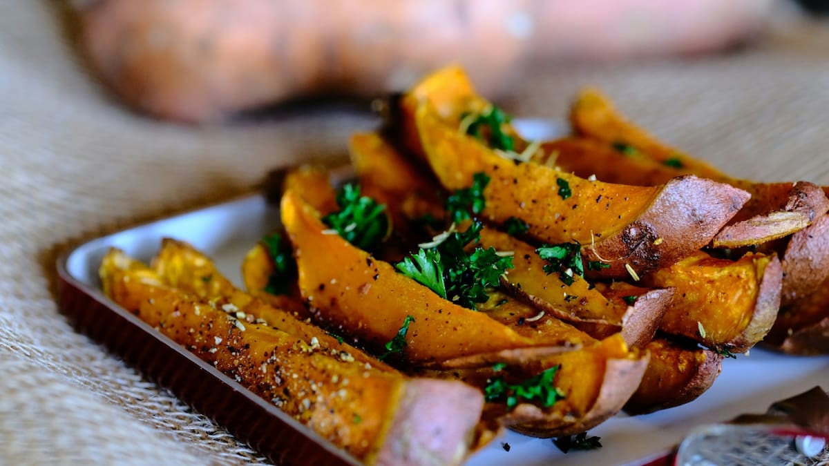 La mejor forma de cocinar la batata para conservar sus nutrientes. Foto Unsplash