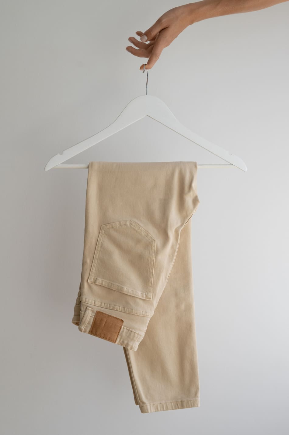 Pantalón de corderoy. Foto Freepik