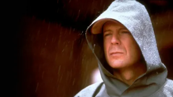 El éxito de Bruce Willis que sigue vivo en Disney+ y es una de las más vistas por los fanáticos de los superhéroes: de qué se trata