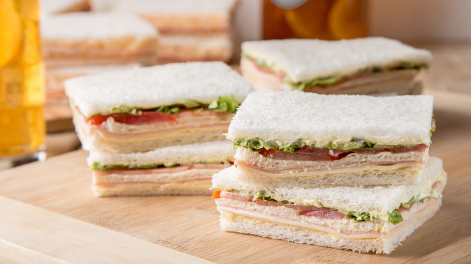 Existen microorganismos que descomponen los alimentos y producen deterioro en sus características. Foto Pexels.