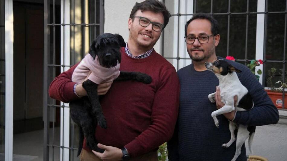 Gastón y Rodrigo subrogación de vientre. Foto: El Sol.