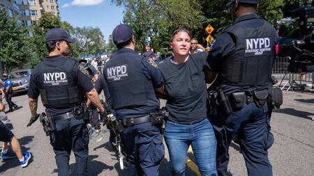 Protesta por crisis migratoria en Nueva York. Foto: EFE.