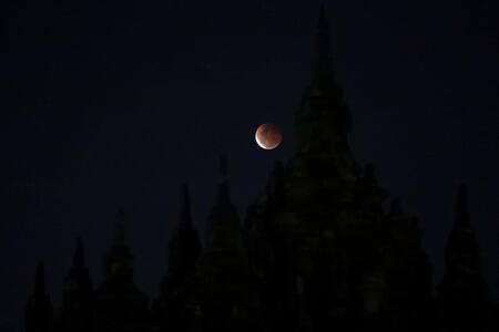 Eclipse Lunar, Indonesia, REUTERS