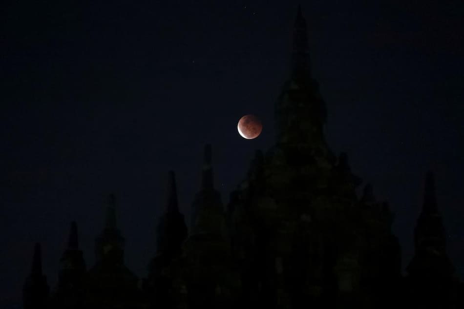 Eclipse Lunar, Indonesia, REUTERS