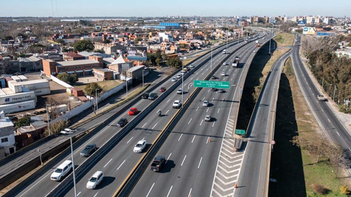 Chau al tráfico en hora pico: la histórica autopista que sumará un cuarto carril para agilizar la circulación en el tránsito