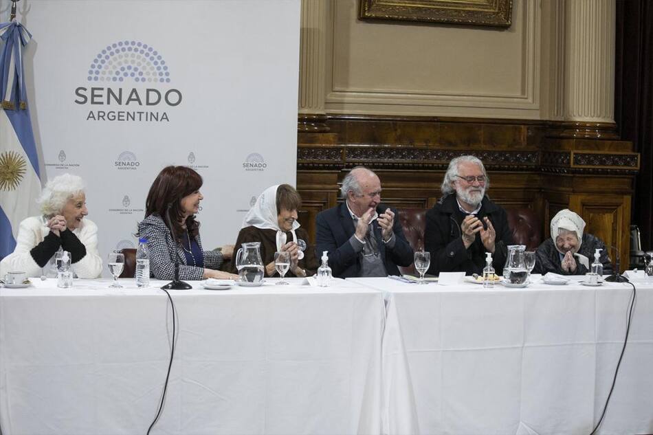 Cristina Fernández de Kirchner recibió a organismos de Derechos Humanos, Foto Twitter CFK