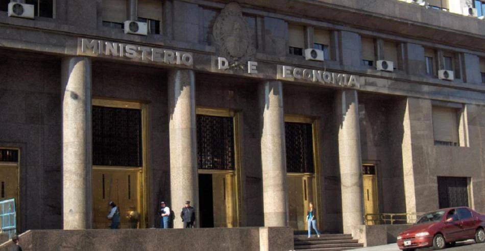Edificio del Ministerio de Economía. Foto: NA