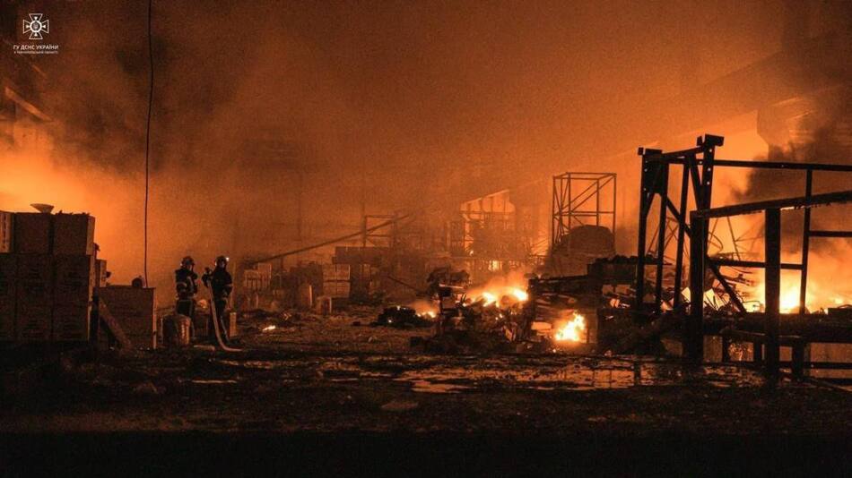 Depósito de armas occidentales destruido por Rusia. Foto Twitter @darwin_f1978