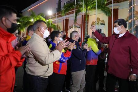 Festejo de Nicolás Maduro tras elecciones regionales, NA