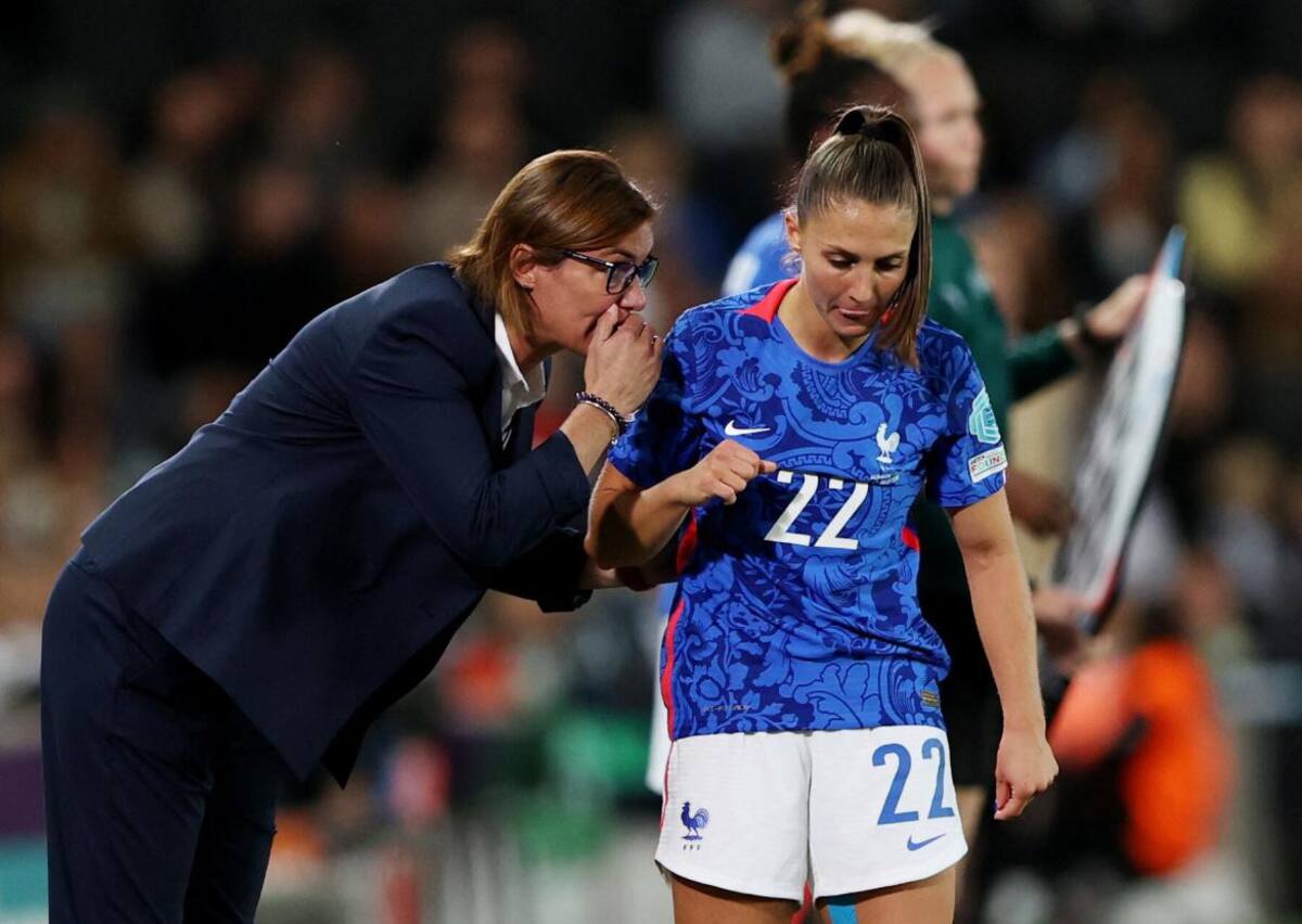 Corinne Diacre, director técnico. Foto: REUTERS