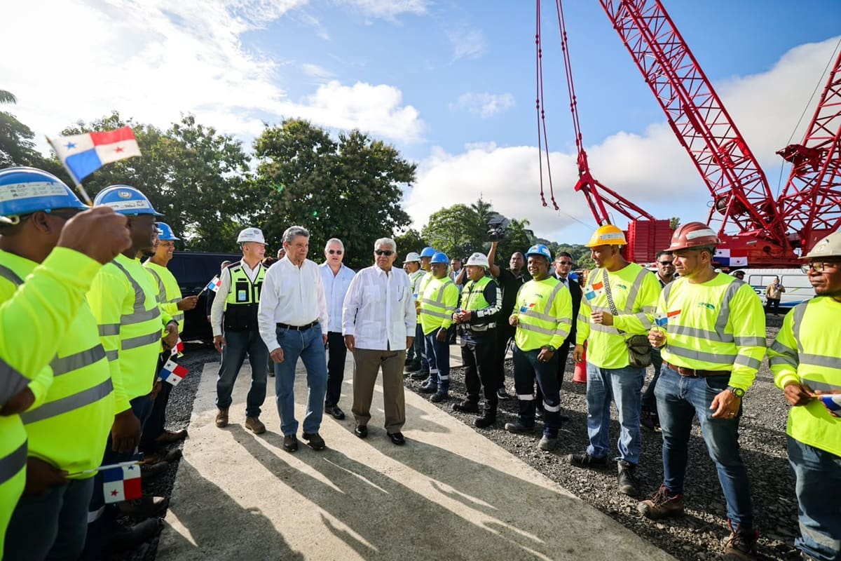 La tuneladora Panamá alcanzó los 65 metros de profundidad y culminó su recorrido en Albrook tras más de dos años. La infraestructura forma parte de la Línea 3 del Metro, que busca transformar la movilidad de miles de pasajeros.
