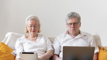 Consejos de ANSES ante las estafas virtuales a jubilados. Foto: Unsplash.