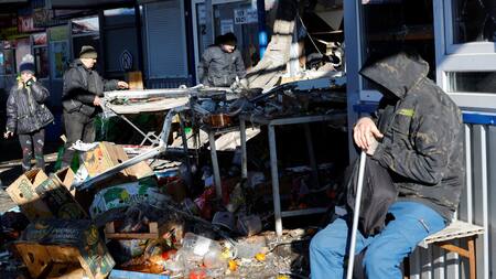 Secuelas del bombardeo en Donetsk. Foto: Reuters