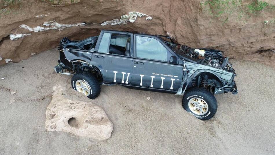 Camioneta cayó de acantilado en Mar del Plata