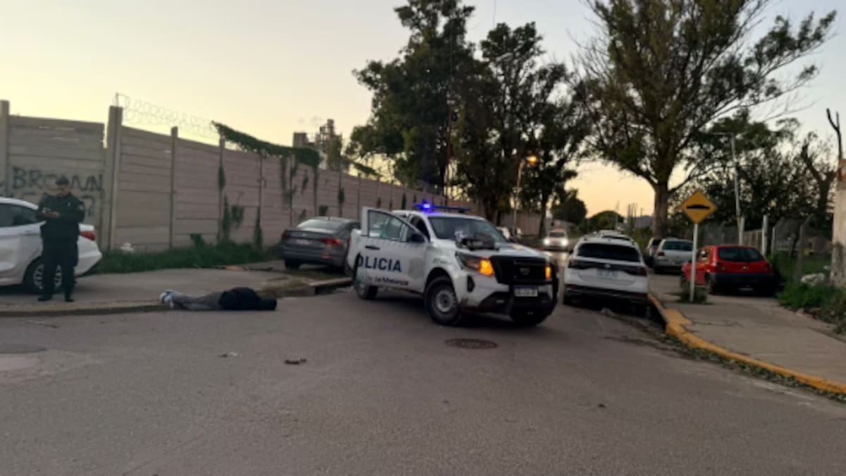 Entraron a robar a una casa, escaparon y se tirotearon con la Policía.