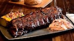 Cuánto sale un plato de ribs en Bruce Grill Station, el referente de la comida americana con nuevo local