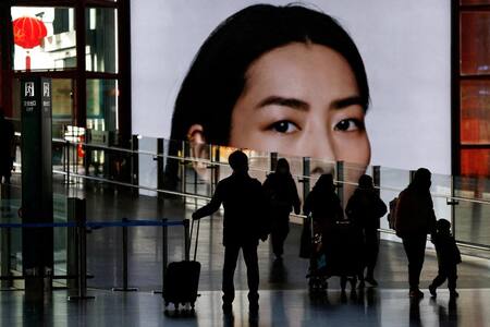 Turistas en aeropuerto en China. Foto: Reuters.