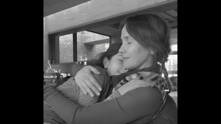 Natalia Oreiro y su hijo, Merlín Atahualpa. Foto: Captura de video Instagram.