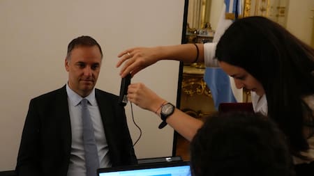 El Gobierno entregará documentación clave a la Justicia por el viaje de Adorni a Punta del Este