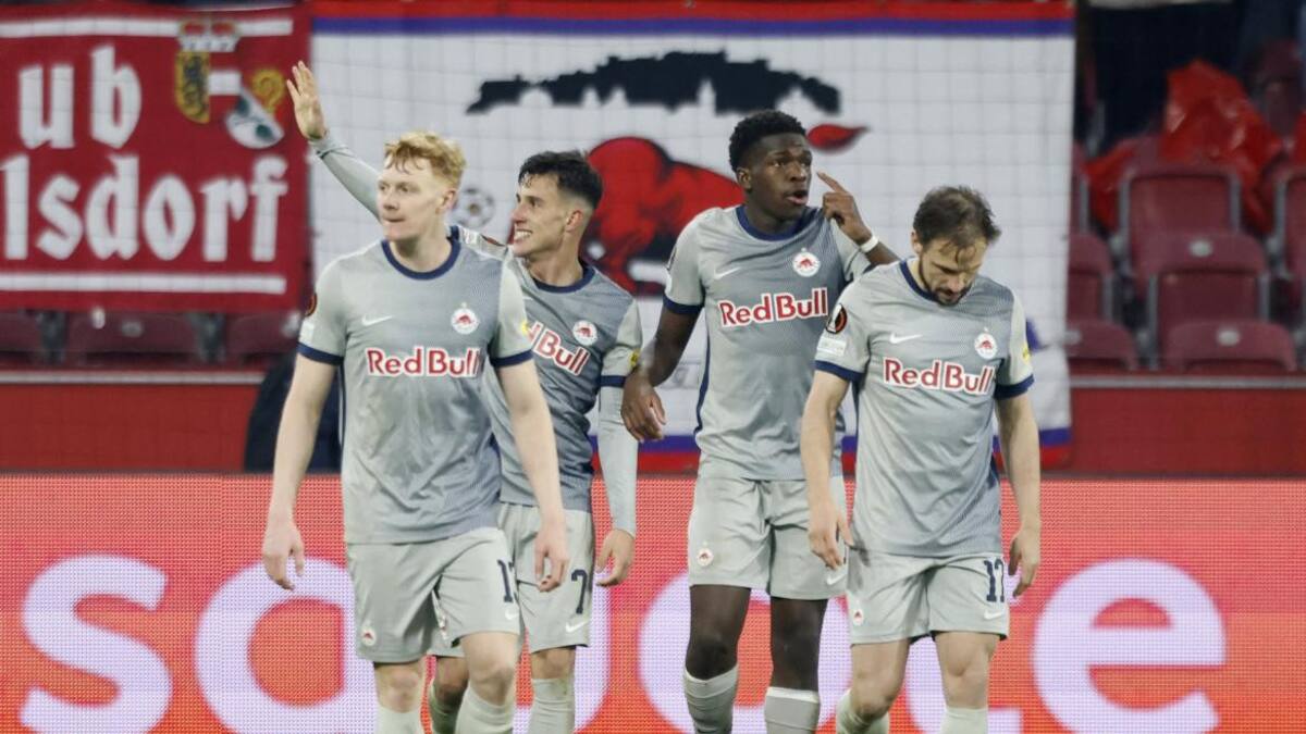 Festejo del Red Bull Salzburgo ante la Roma por la Europa League. Foto: REUTERS.