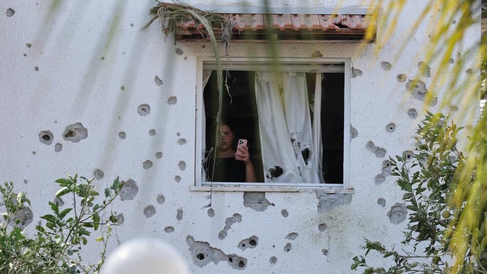 Cohetes disparados desde el Líbano impactaron en Kiryat Bialik, en el norte de Israel. EFE