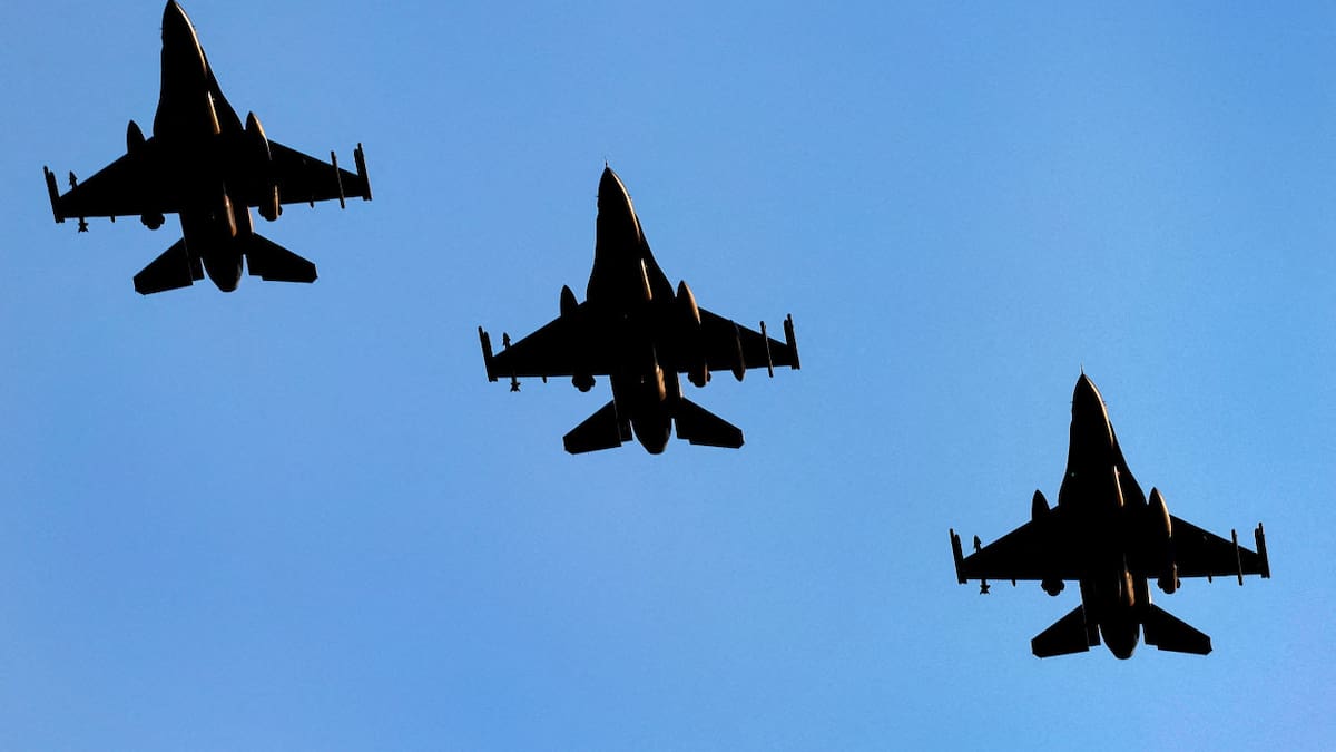 Estados Unidos ve la necesidad de fabricar armamento más rápido y económico. Foto: Reuters.