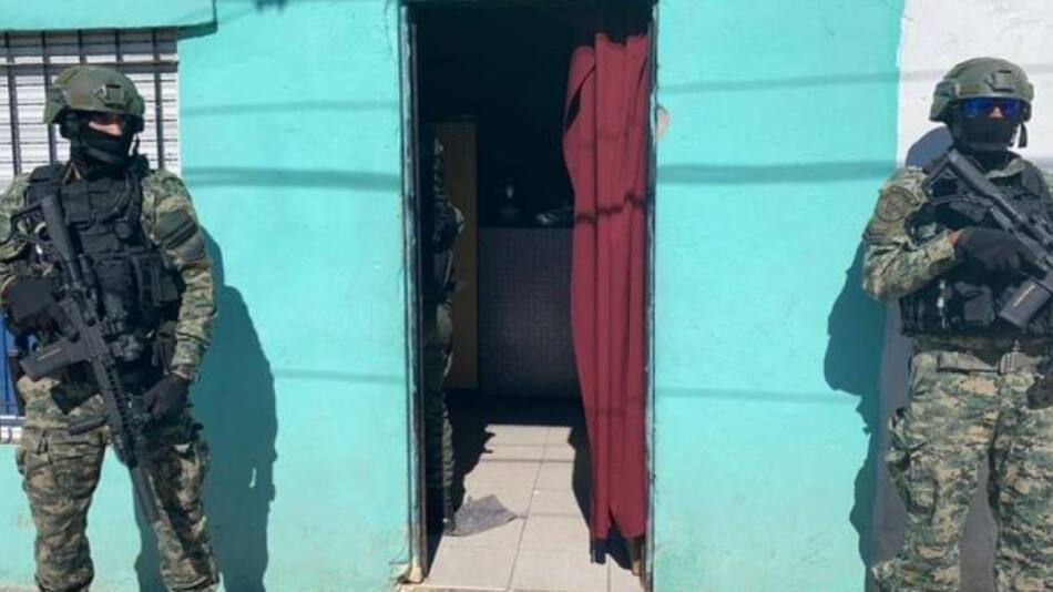 Personal de la Gendarmería realiza los operativos, NA