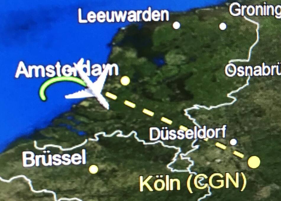 Problemas técnicos en el avión de Ángela Merkel camino a cumbre del G-20, Reuters