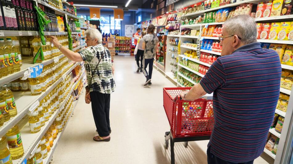 ANSES ofrece una serie de descuentos en supermercados para sus beneficiarios. Foto NA.