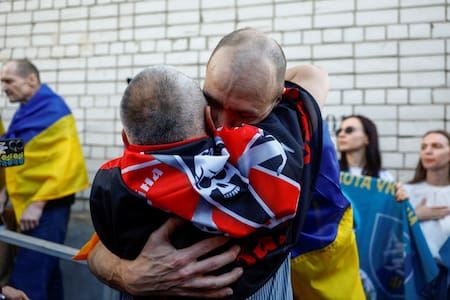 Canje de prisioneros entre Ucrania y Rusia. Foto: Reuters/Valentyn Ogirenko