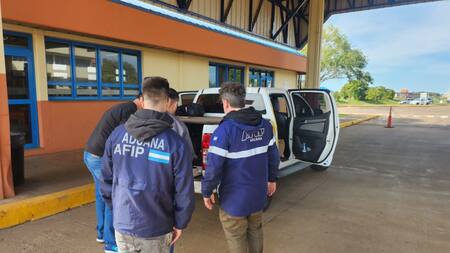 Aduana evitó la exportación ilegal de accesorios para una maquinaria agrícola y la multa podría ser de $21.000.000. Foto: Aduana.