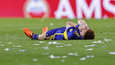 Lesión de Valentín Barco en la Copa Libertadores. Foto: EFE.