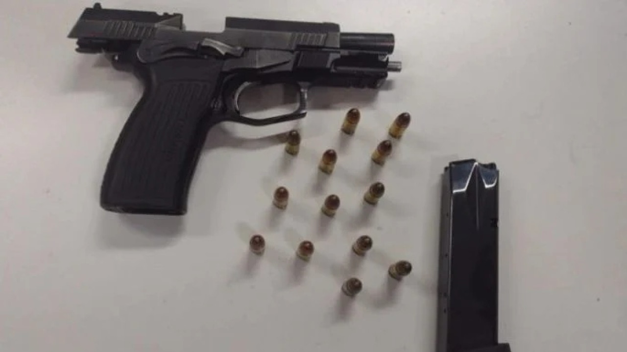 pistola cargada. Fuente: X