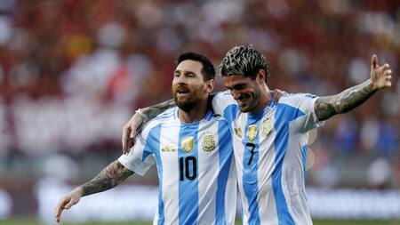 Lionel Messi y Rodrigo De Paul; Argentina vs Venezuela. Foto: Reuters