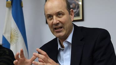 Sturzenegger habló de la reforma laboral: qué dijo sobre la jornada laboral de 13 horas en Argentina