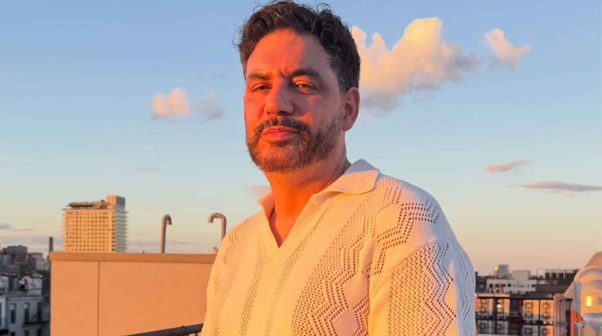 El periodista y actor argentino Ronen Suarc, radicado en Estados Unidos desde 2019, compartió una experiencia dolorosa de su carrera artística.