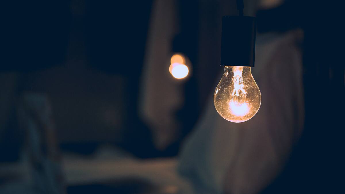 Luz, electricidad.