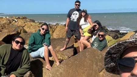 “Nos dejaron con lo puesto”: una familia fue desvalijada en Mar del Plata mientras estaba en la playa