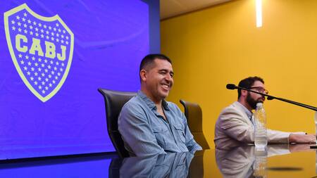 Juan Román Riquelme durante la conferencia de prensa. Foto: NA.