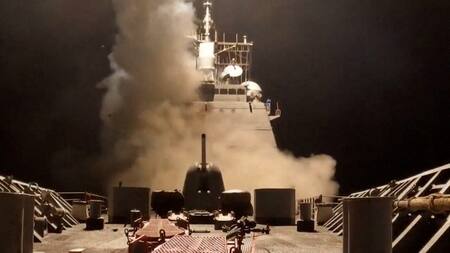 Ataque estadounidense a los hutíes del Yemen. Foto: Reuters/Khaled Abdullah