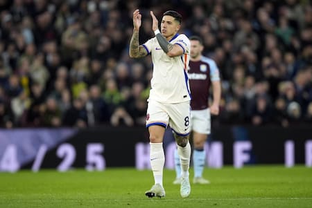 Enzo Fernández, Aston Villa vs Chelsea. Foto: EFE/Tim Keeton