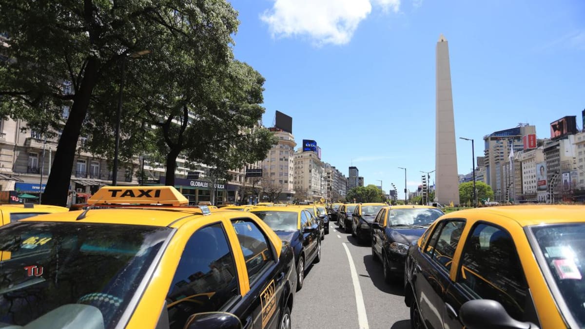 Aumento en la tarifa de taxis. Foto: NA.