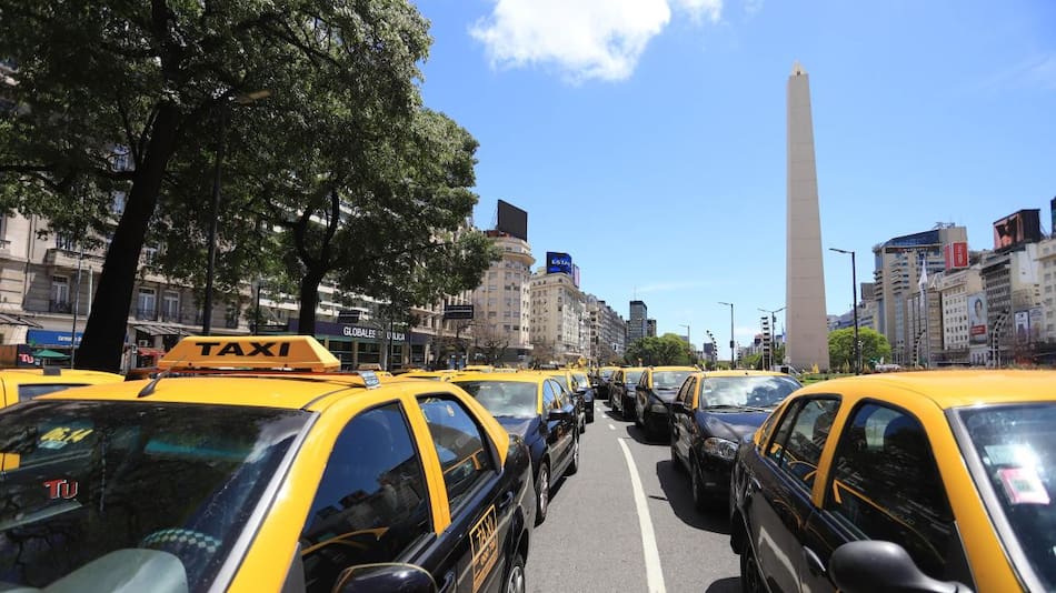 Aumento en la tarifa de taxis. Foto: NA.