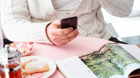 A veces parece que nuestro celular sabe todo sobre nosotros. Foto: Freepik.