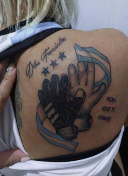 Tatuajes fallidos de la Selección Argentina, en homenaje a Emiliano "Dibu" Martinez. Foto: X.