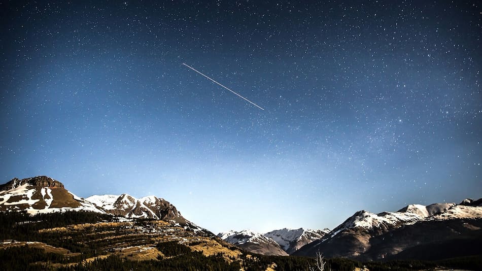 Un objeto espacial impactó la superficie de la Luna.