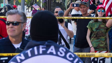 Trump designa como organización terrorista al movimiento antifascista en EE.UU.